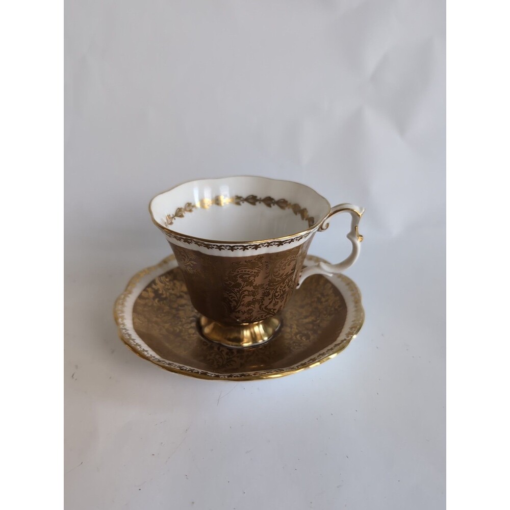 Vtg Royal Albert Tea Cup & Saucer Buckingham Series GOLD ENCRUSTED